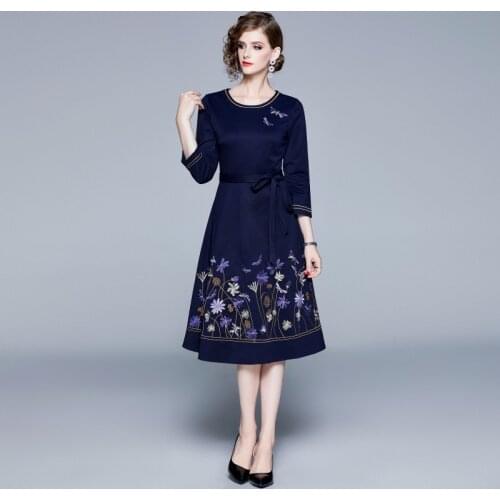 Autumn Casual Vintage Dresses High Quality Embroidery Round Neck High Waist Trimming Lace-up Swing Mid Dress Bestidos De Navidad