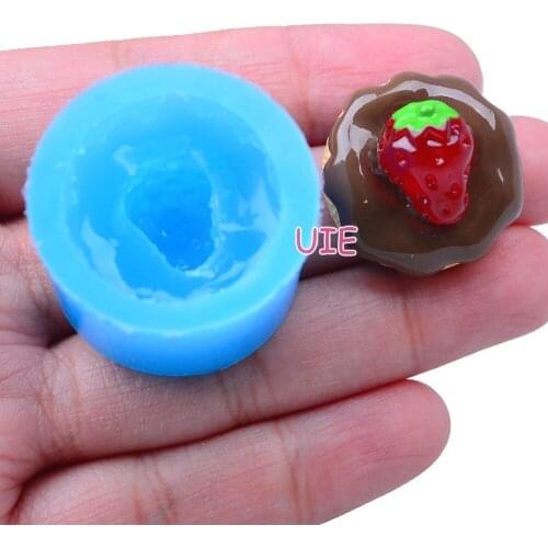 GYL253U 23.2mm Strawberry Chocolate Cake Silicone Mold Fondant Cake Decoration Candy Resin Clay Earrings Necklace Craft Soap