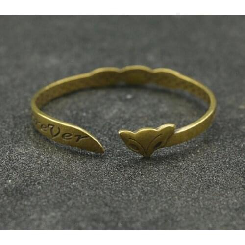 Collectable Chinese Pure Brass Carved Fox Bracelet Exquisite Small Pendant Statues