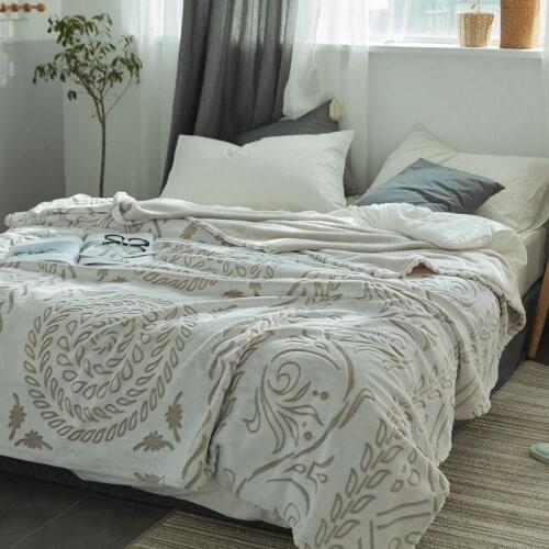 Europe Flower Flannel Blankets Geometric Net Grid Cloud Throw Sofa Bed Cover Bedspread Winter Blankets Home Textile 200*230cm