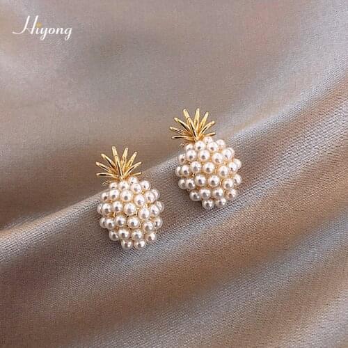 HIYONG Pineapple Pendant Pearl Earrings French Retro Earrings Simple Elegant Small Pearls Earring Fashion Women Jewelry Gift