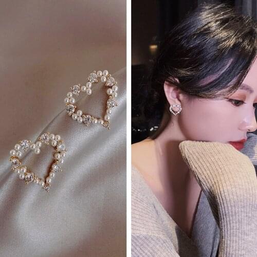2020 Summer Products Korean Temperament Hollow Love Earrings Pearl Earrings Trend Fashion Stud Earrings