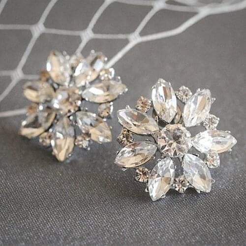 Huitan Round Shaped Women Stud Earring Brilliant Cubic Zirconia Clear Party Daily Wear Elegant Accessories Female Trendy Jewelry