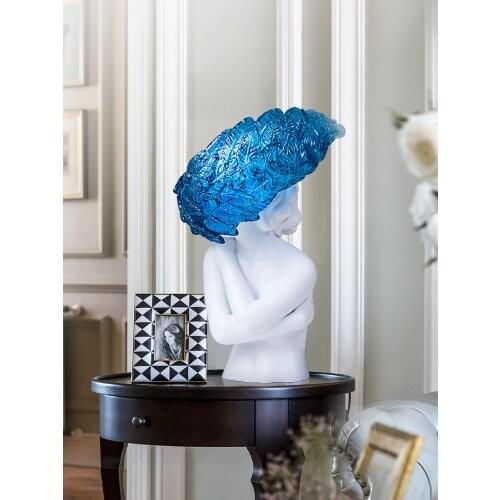 Nordic Luxury Muse Goddess Character Resin Ornaments Coffee Table Sculpture Decoration Home Livingroom Desktop Furnishing Crafts