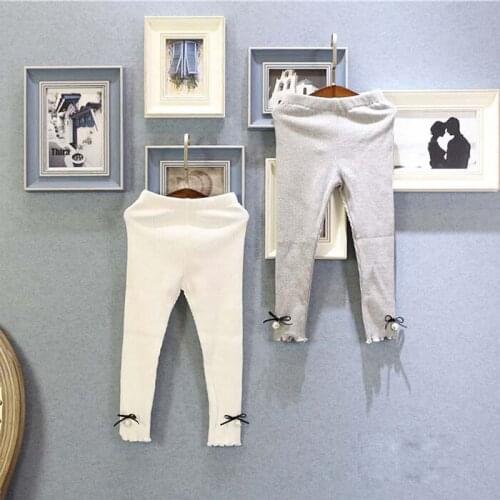 2019 Childrens wear girls spring new medium and small children fresh bottomed trousers girl baby sweet pearl trousers