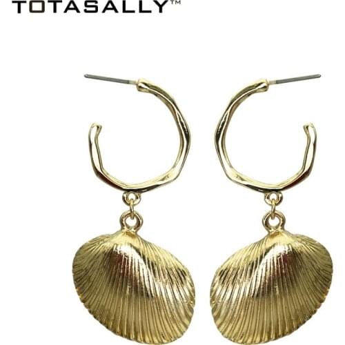TOTASALLY Golden Alloy Seashell hoop Earrings Woman Baroque Summer Beach Shell Hoop Earring Jewelry Collection DropShipping