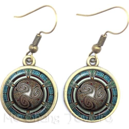 Celtics Pattern Glass Cabochon Dome Earrings For Women Talisman And Treatment Of Injury FIT Religion Belief Souvenir