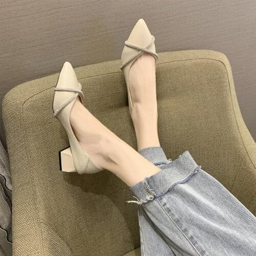 Ladies Shoe Single Shoe 2021 Shining Crystal Straps Square Medium Heel Heels Point-toe Fashion Ladies Office Shoe Slides