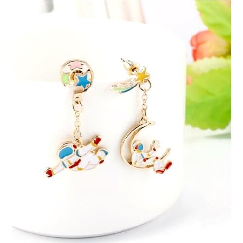 Cartoon Asymmetric Astronaut Earrings for Women Novelty Jewelry Drop Earring Enamel stud earring