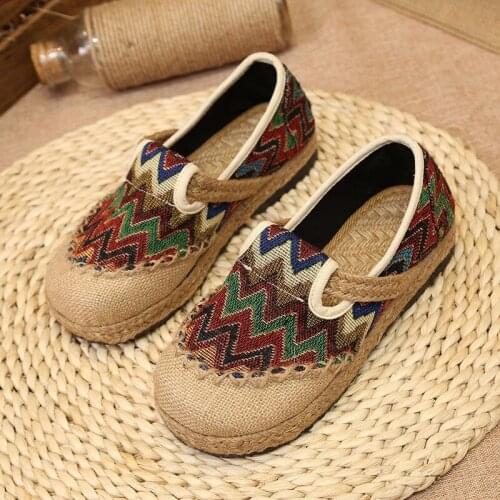 Popular selling wild retro breathable non-slip ladies flat shoes spring autumn national style round head casual loafers W33-87