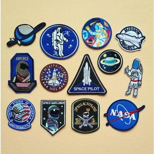 10pcs/lot Round Embroidery Patches Letters Astronaut Blue Space Clothing Accessories Heat Transfer Badge Iron Clothes