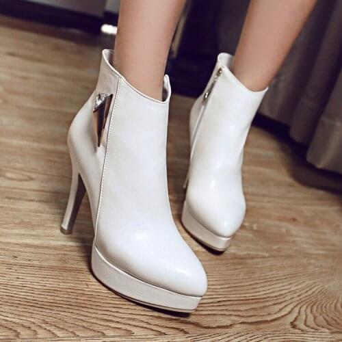 Big Size 11 12 13 Metal decorative side zipper short Chelsea boots with pointed slender high heel waterproofing table