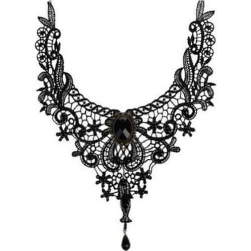 Hosewye Chokers On The Neck