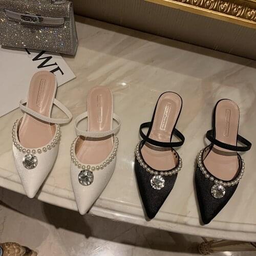 2021 New Pointed Toe Mules Rhinestone Pearls Womens Mules Shoes Designer Slides Woman Slip On Slippers Crystal Mule Flat Heels