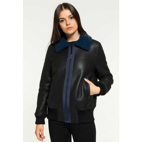 2019 New Womens College Shearling Jacket Turkey Sheepskin Coat Black Leather Jacket Short Fur Coat