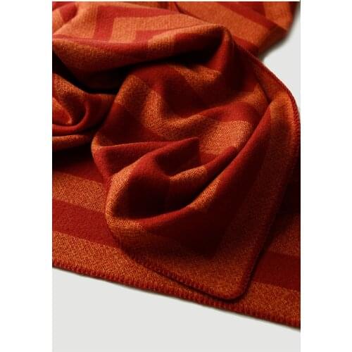 120 * 130cm shawl blanket and TV cover blanket for bed and sofa at Home and Hotel for Family and Friends on all Seasons