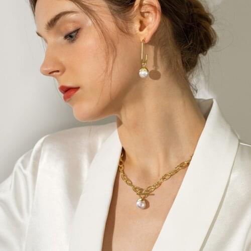 Brass With 14K Gold Retro Faux Pearl Necklace Women Wedding Jewelry Runway T Show Party Gown Glam Top Gothic Japan Korean