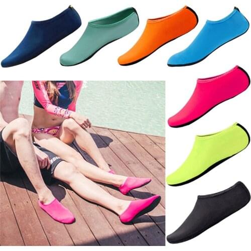 Hot Water Shoes Aqua Shoes Beach Sneakers Unisex Latent Swimming Driving Fitness Leisure Barefoot Seaside Shoes Diving Socks