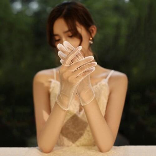 Short gloves beige short design lace gauze transparent ladies gloves 2018 UV protection summer ladies transparent mesh