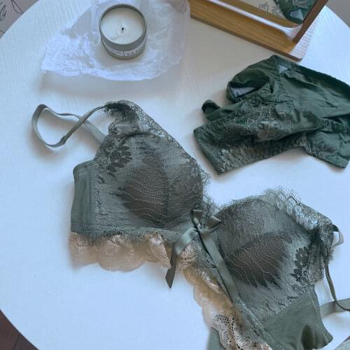 Wriufred Lace underwear women gather small breasts to show big receipt lingerie no steel ring bowknot thick underwear set