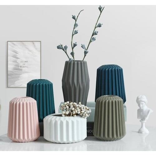 2021 new modern style home creative decoration dining table set ceramic vase