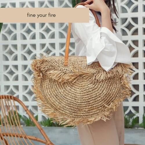 HISUELY Bohemian Round Tassel Women Straw Bag Designer Spike Paper Rattan Shoulder Bags Large Handbags Summer Beach Woven Purses