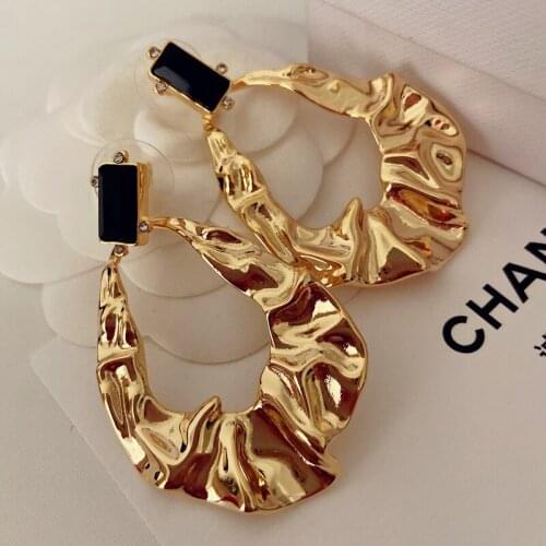 Exaggerated curved surface irregular pleated metal sense large water drop eardrop gold 925 silver needle earring