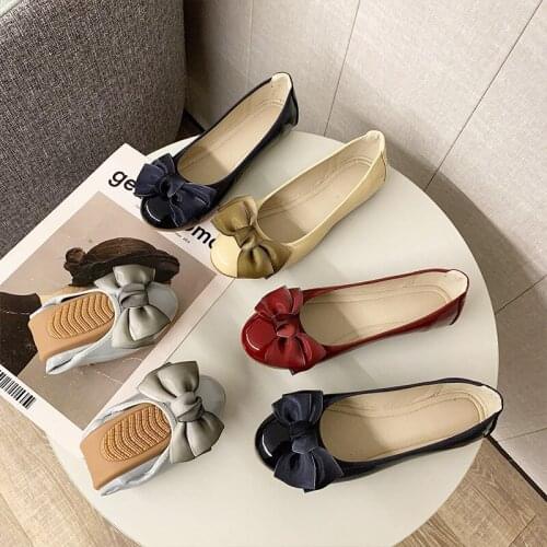 Spring/Autumn Womens Flat Shoes New Soft-soled Flat Casual Womens Shoes Bow Patent Leather Womens Shoes Large Size 33-43