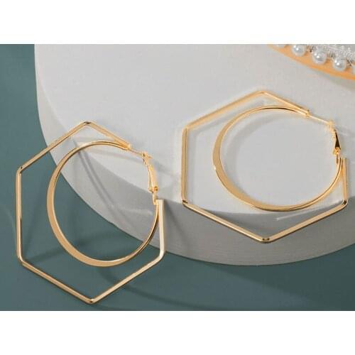 2021 new fashion metal earrings customized for women fashion statement golden punk style charm earrings party jewelry