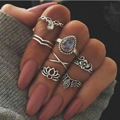 7Pcs/Set Boho Midi Finger Rings Set for Women Punk Crowns Flower Hollow Out Sliver Knuckle Rings Summer Beach Jewelry Gift