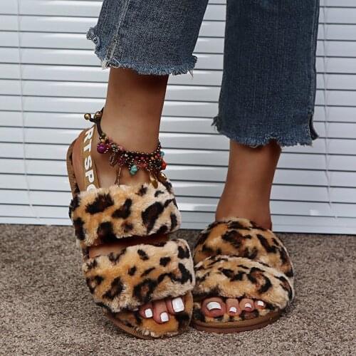 Indoor Women Fur Slippers Fluffy Soft Furry Slides Thick Flats Heel Non Slip House Shoes Ladies Luxury Design Footwear Whosale