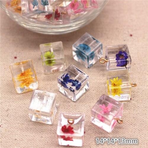 10pcs Resin Transparent Cube Inside Dried Flowers DIY Jewelry Pendant Home Decoration Accessories,14mm