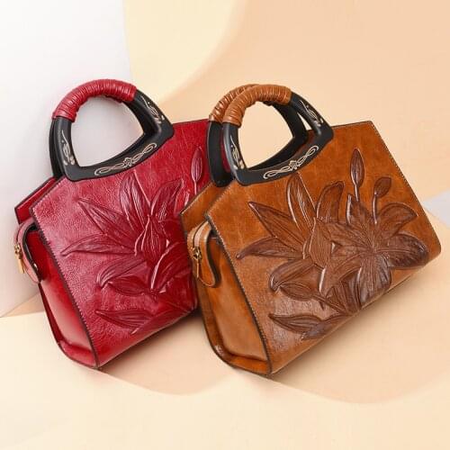 Female bag 2021 new Chinese style female bag retro handbag fashion retro embossed temperament big bag middle-aged female bag