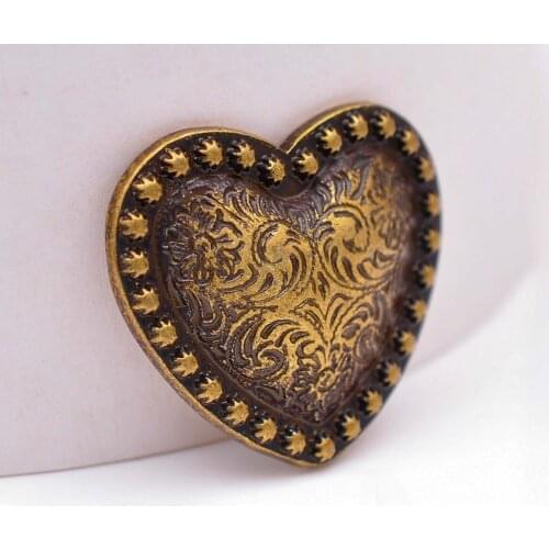 10PCS ANTIQUE BRASS WESTERN HEADSTALL HORSE TACK HEART FLOWER BERRY SADDLE LEATHERCRAFT CONCHOS 1-1/8" SCREWBACK