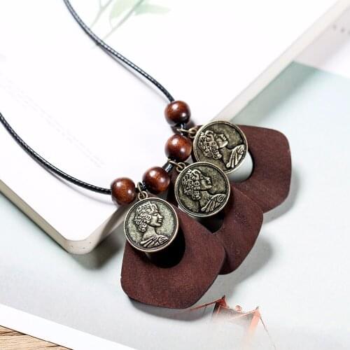 Vintage Jewelry Long Necklace for Women Queen Wood Beads necklaces & pendants Neck Choker Suspension Rope Chains Alloy Jewellery