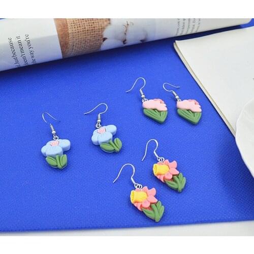 Exquisite Flower Earrings Lifelike Tulip Sun Flower Piranha Eardrop Personality Sweet Jewelry Vigorous Girl Gift