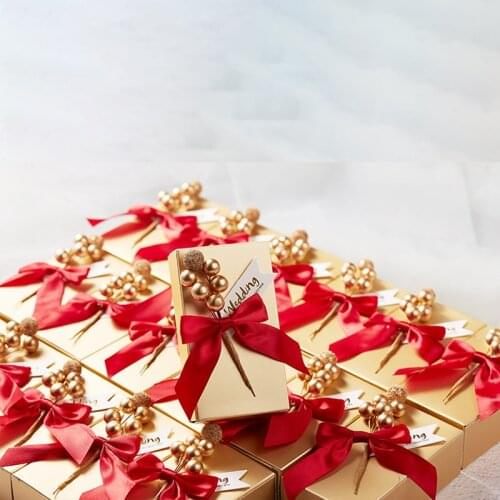 50 Pcs Diy Gold Red Bow Tie Square Wedding Favor Box Chocolate Holders Party Candy Boxes Bridal Baby Birthday Festival Package