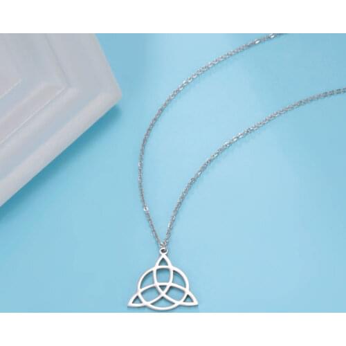 Teamer Celtics Knot Necklace Stainless Steel Pendant Necklace Men Wicca Irish Religious Jewerly Viking Womens Accessories Gifts