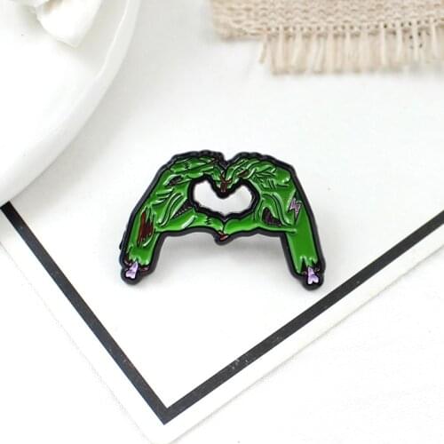 Green devil hand skeleton heart shaped brooch gothic hand quirky bone enamel leather brooch badge couple Halloween jewelry gift