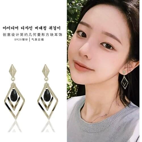 Fashion Elegant Simple Star Crystal Stud Earrings For Women White Rhinestone Female Earring Jewelry Girls Gifts 2021