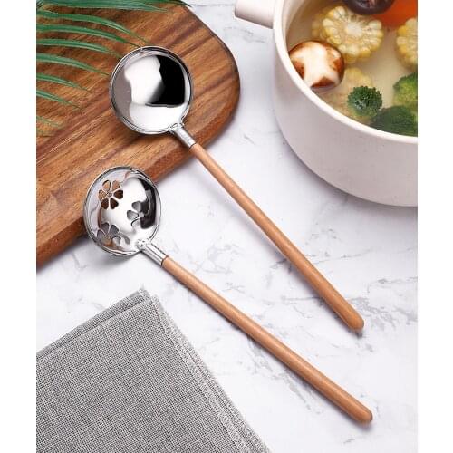 1PC Stainless Steel Filter Soup Spoon Wood Handle Anti-hot Colander Tablespoon Tableware Hot Pot Colander Strainer Spoons XB 050