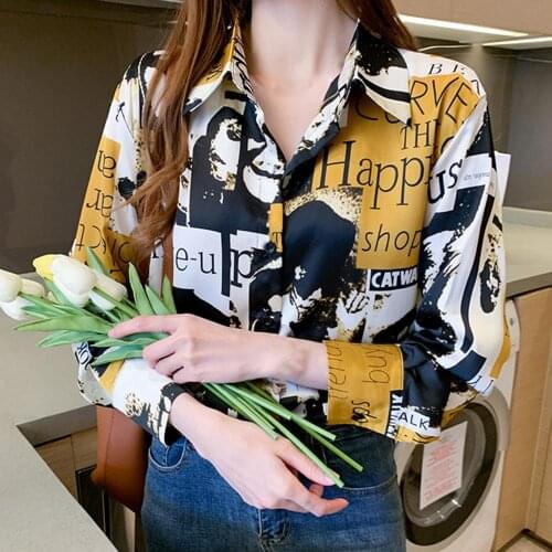 Autumn Summer Blouse for Women Scrawling Letters Print Button Up Shirt Ladies Loose Chiffon Turn Down Collar Shirts Harajuku
