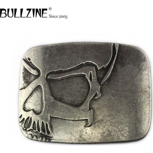 Bullzine wholesale heavy custom embossed skull cowboy jeans gift belt buckle antique silver finish FP-03698 with 4cm width loop