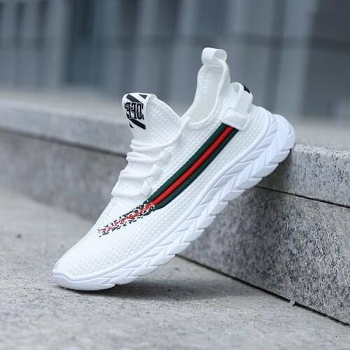 Mens shoes summer sneakers light casual outdoor breathable sports mesh fashion comfortable cool red large size popular new 2021