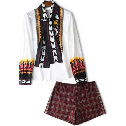 Womens suit 2019 summer new style retro stitching print jacket Slim plaid shorts temperament womens two-piece suit