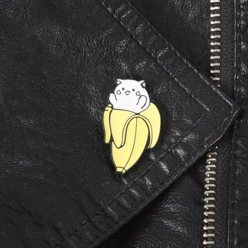 Cat and banana Lapel pins Brooches Badges Cloth Backpack Bags Hats Leather jeckets Accessories Cat lover jewelry