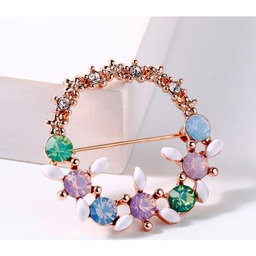 KISS ME Round Circle Brooch For Women Gift Colorful Unique Crystal White Enamel Ornament 2019 Newest Fashion Jewelry Accessories