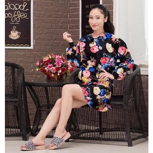 2019 Newest waterproof anti-oil adult gown women anti-wear sleeves integrated fashion Home kitchen long-sleeved aprons