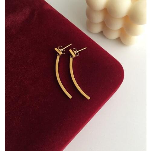 Star same style earrings, long square strip T-shaped earrings, Korean temperament, simple and versatile commuter earrings women