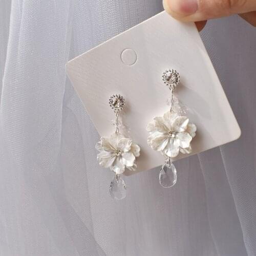 Fashion Shiny White Flowers Sweet Earrings Womens Crystal Zircon Jewelry Earrings Elegant Ladies Wedding Jewelry